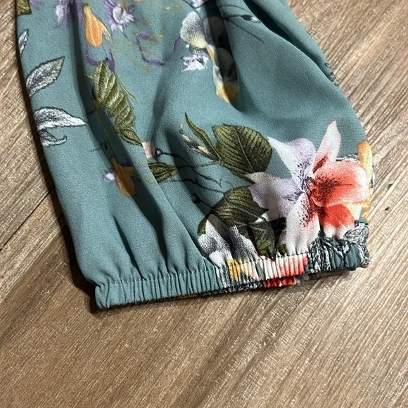 Floral Green Surplice Top - Picture 13 of 13